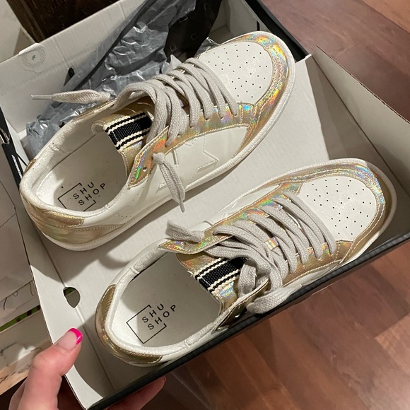 BRAND NEW Shu Shop Paz Irridescent Gold (8.5) - Picture 7 of 8